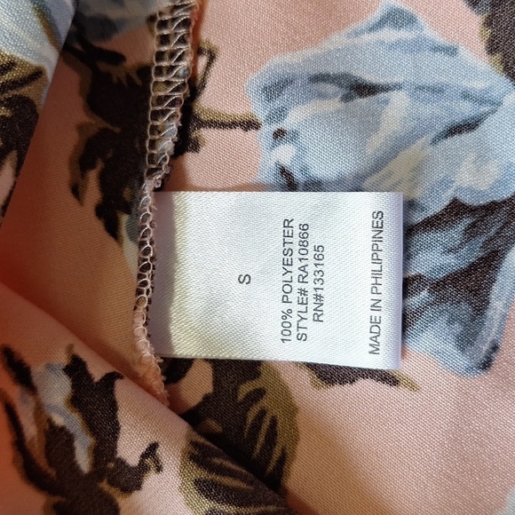 Blue Rain x Francesca's Cold Shoulder Floral Blouse - Picture 11 of 13